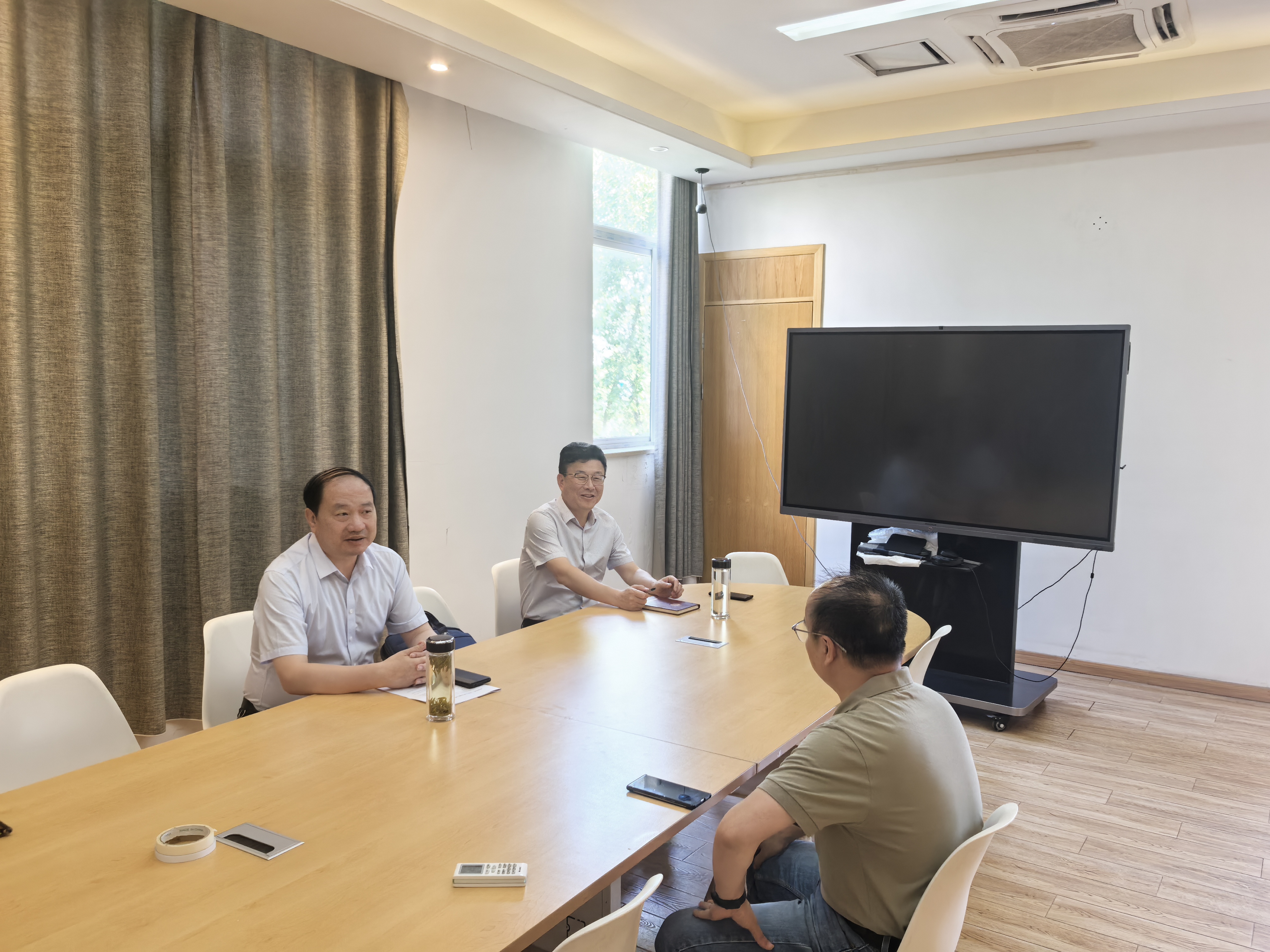 bc805933ed9a5033cb891c4012bdff1.jpg